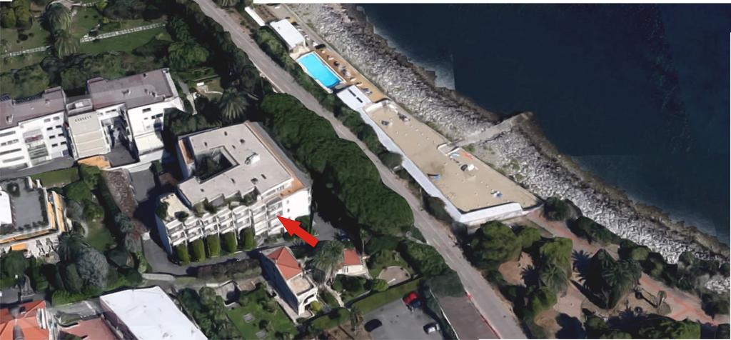 Tirrenia Beach House - Sea Front With Private Beach Санремо Экстерьер фото